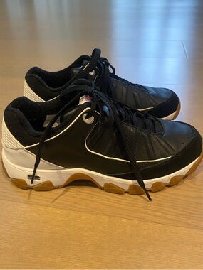Men’s K Swiss Sneakers Black and White Athletic Sneakers with Gum Sole Size 9